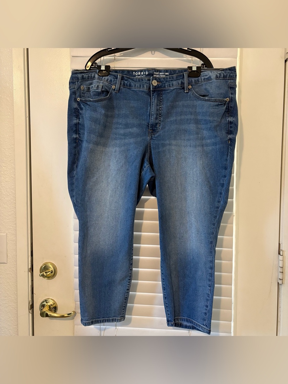 TORRID Perfect Skinny Ankle Jeans Women’s Size 24S Plus Blue Vintage Stretch Mid